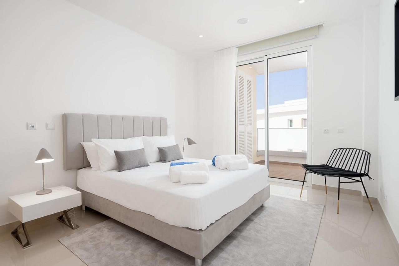 Marina View 8 With Pool By Homing Lagos