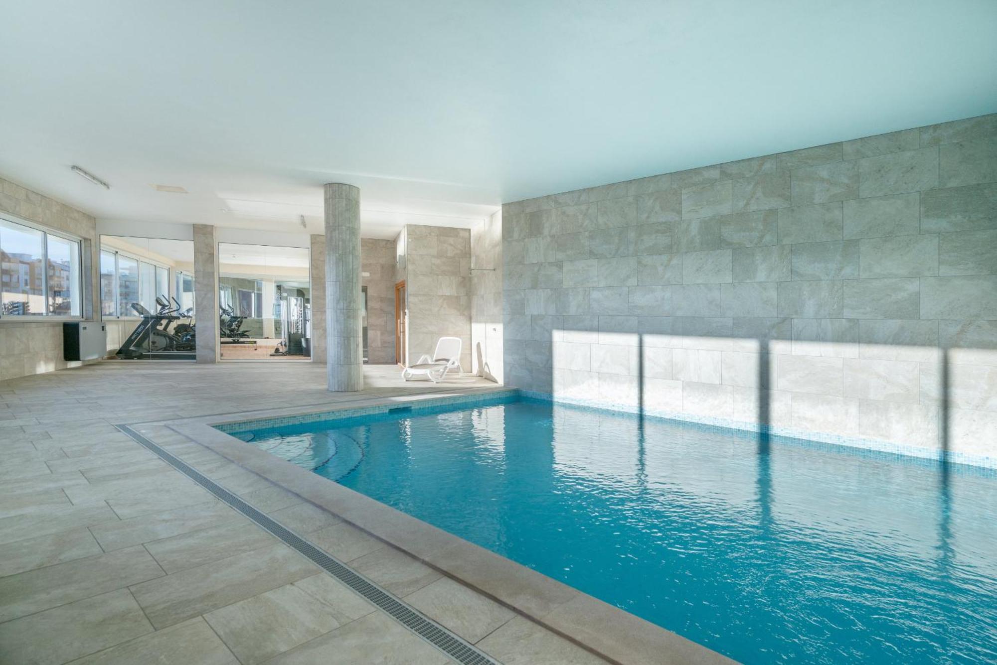 Apartment Marina View 8 With Pool By Homing Lagos