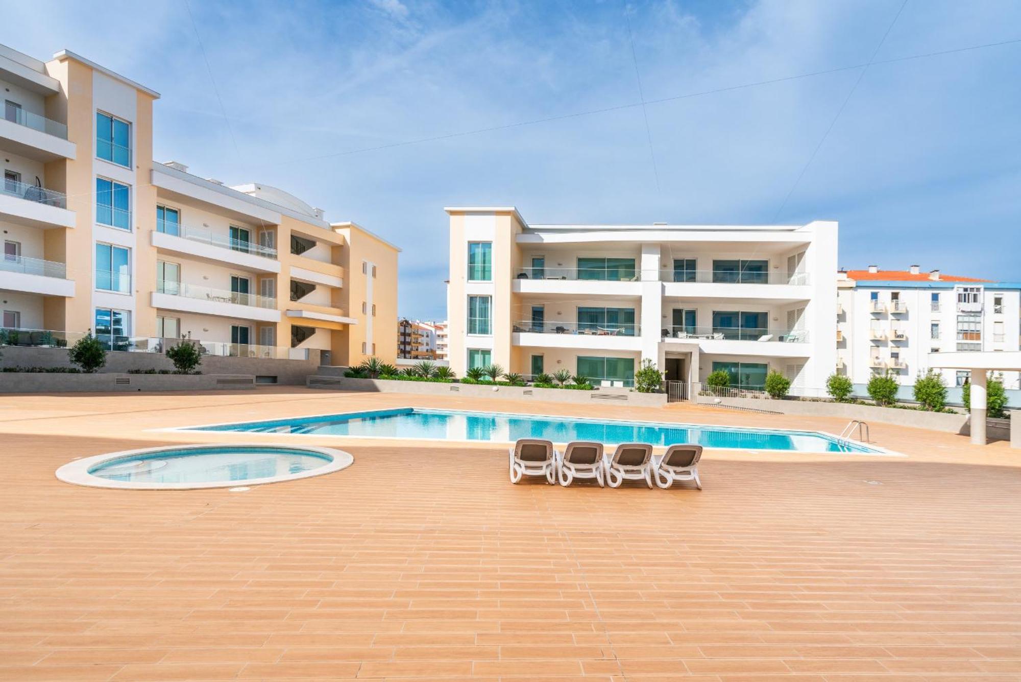 Marina View 8 With Pool By Homing *